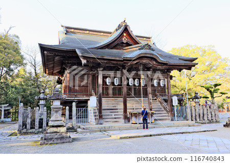 The main shrine of Ohara Hachimangu Shrine in Hita City, Oita Prefecture. The worship hall is a tangible cultural property of the city. 116740843