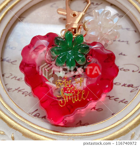 Stylish strawberry-shaped charm on the forehead 116740972