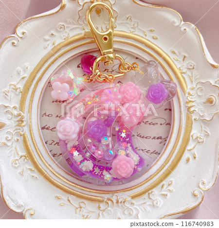 Stylish moon-shaped charm on the forehead 116740983