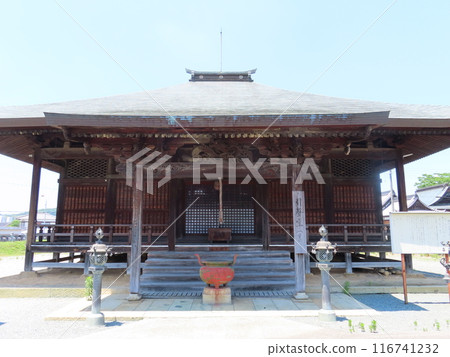 The Inseido Hall of the temple in Kasai City, where Gyoki received a divine revelation from Sakami Myojin and presented it to Emperor Shomu, and the temple was founded under the name Senshozan Sakami-ji Temple. 116741232