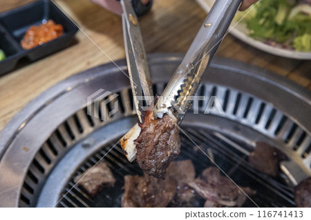 Korean bbq Marinated Grilled Beef Ribs 116741413