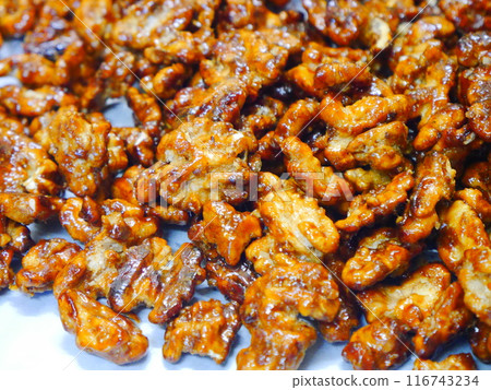Caramel nuts, walnuts 116743234