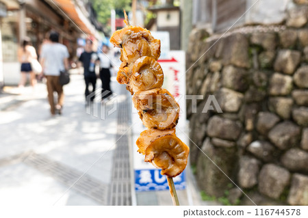 "Grilled scallop skewers" eaten at Shonan "Enoshima" 116744578