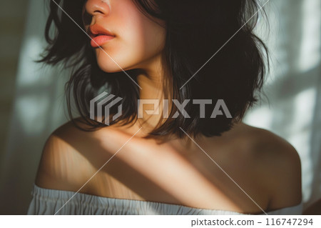 Sensual Torso of a Black-Haired Lady 116747294
