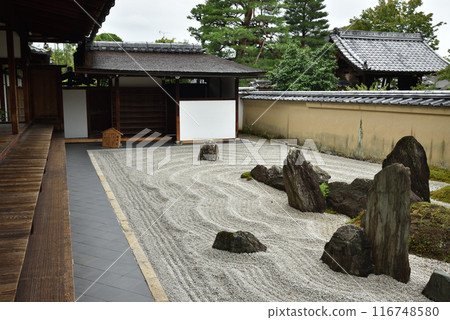 Zuiho-in Temple after the rain: The Solitary Sitting Garden (South Garden of the Hojo) 116748580