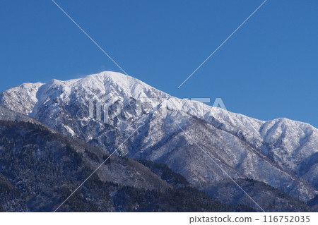 從大野市看冬天的荒島山 116752035