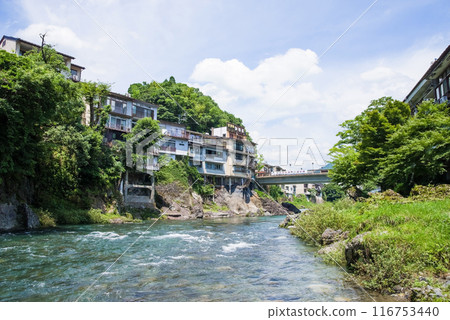 [Gujo Hachiman] The townscape of Gujo Hachiman as seen from the banks of the Yoshida River 116753440