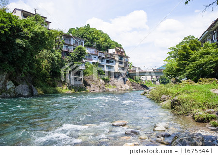[郡上八幡] 從吉田川眺望郡上八幡的街景 116753441