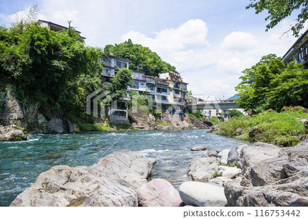 [Gujo Hachiman] The townscape of Gujo Hachiman as seen from the banks of the Yoshida River 116753442