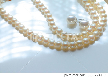 Beautiful white jewelry pearl necklace material image 116753460