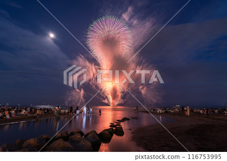 <Kanagawa Prefecture> Kamakura Fireworks Festival: Fireworks launched over the sea 116753995