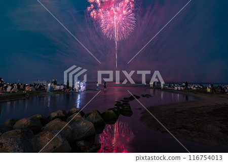 <Kanagawa Prefecture> Kamakura Fireworks Festival: Fireworks launched over the sea <Kanagawa Prefecture> Kamakura Fireworks Festival: Fireworks launched over the sea 116754013