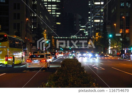 Otemachi road (National Route 20) seen from the median strip on the Imperial Palace side Otemachi road (National Route 20) seen from the median strip on the Imperial Palace side 116754670