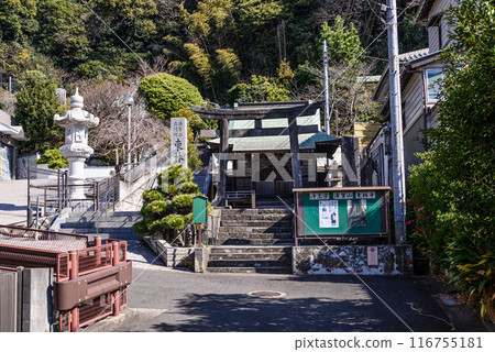 Panoramic view of Uraga Miura Inari Shrine 116755181