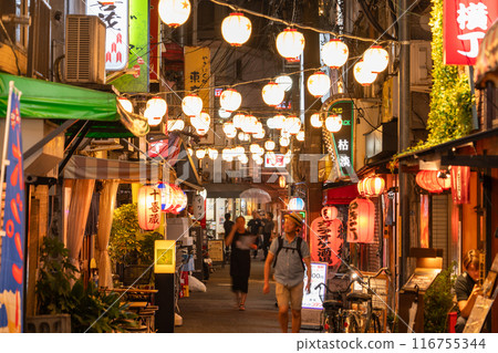 《Tokyo》A downtown area in front of Akabane Station, a nostalgic bar district 《Tokyo》A downtown area in front of Akabane Station, a nostalgic bar district 116755344