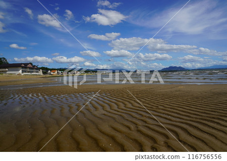 Sand patterns on Fukutsu Beach 116756556