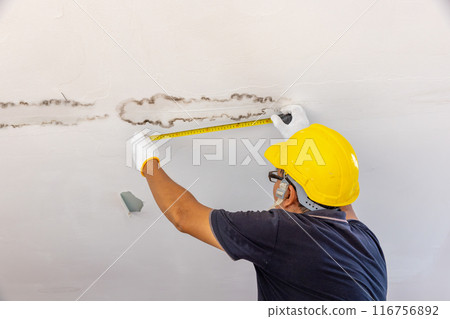 Essential Steps for Handyman Ceiling Leak Fixes 116756892