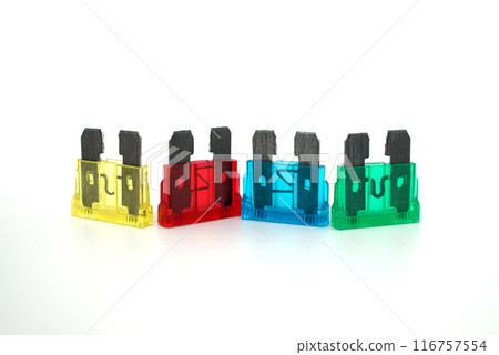 Blade-type automotive fuses isolated over white 116757554