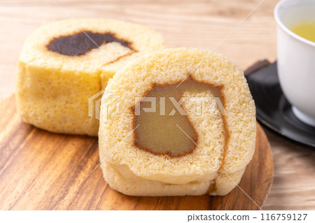 Tart (sweet potato paste) 116759127