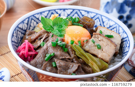 壽喜燒在米飯上 116759279