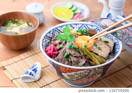 壽喜燒在米飯上 壽喜燒在米飯上 116759300