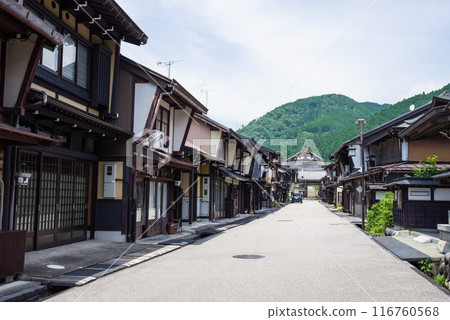 [Gujo Hachiman] Old Townscape (Gujo City, Gifu Prefecture, Important Preservation District for Groups of Traditional Buildings) 116760568
