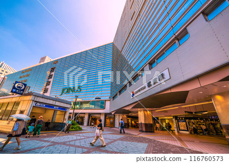 Yokohama cityscape in Japan - A morning view of Sotetsu Yokohama Station and the Yokohama Municipal Subway Blue Line Yokohama Station entrance/exit (July 22nd) Yokohama cityscape in Japan - A morning view of Sotetsu Yokohama Station and the Yokohama Municipal Subway Blue Line Yokohama Station entrance/exit (July 22nd) 116760573