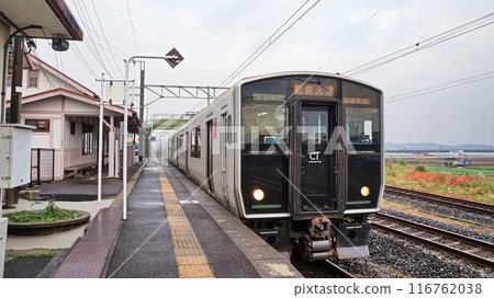 Scenery from the platform at Hizenhama Station on the Nagasaki Main Line (Kashima City, Saga Prefecture) 116762038