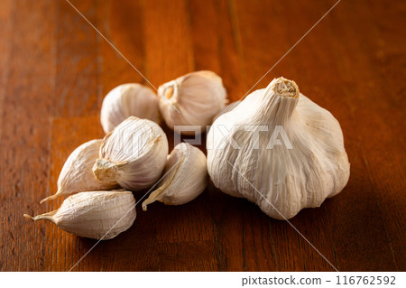 garlic  116762592