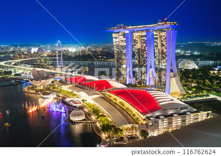 新加坡的壯麗景色 - 從上方看濱海灣的夜景 116762624