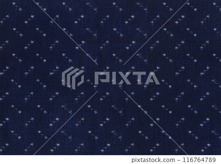 A cute indigo-dyed kasuri pattern that resembles musical notes 116764789