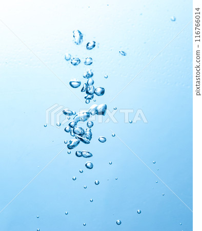 Foam in the water 116766014