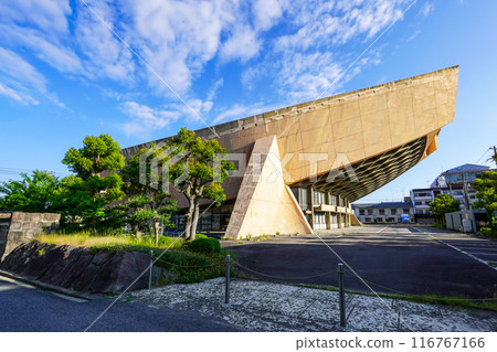 丹下健三設計的舊香川縣立體育館（香川縣高松市），又稱船舶體育館 116767166