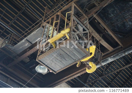 factory overhead crane 116771489