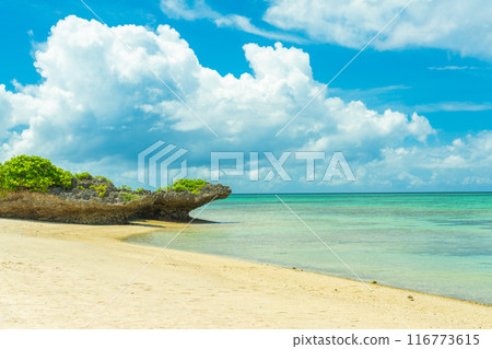 The spectacular view of Ishigaki Island - Tabagaya Kabira The spectacular view of Ishigaki Island - Tabagaya Kabira 116773615