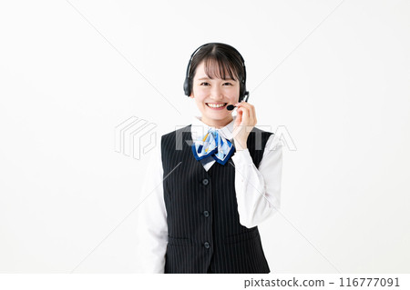 穿著制服的女員工接線生呼叫中心 116777091
