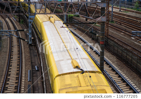 Doctor Yellow T4 train No. 4 car roof 116777205