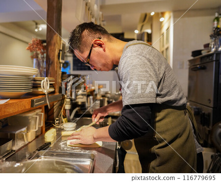 餐廳工作人員做飯 餐廳工作人員做飯 116779695