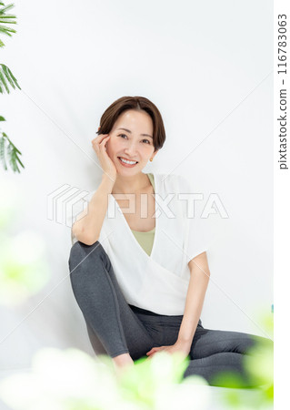 中年女子瑜珈坐姿 116783063