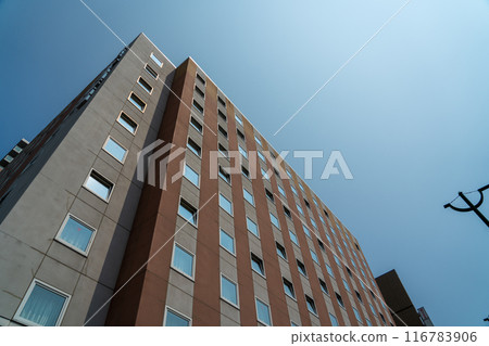Commercial building exterior 116783906