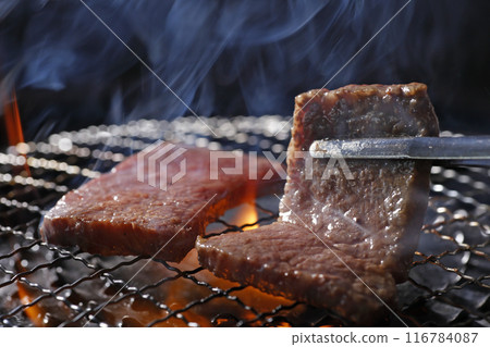 Yakiniku image: grilled on a net Yakiniku image: grilled on a net 116784087