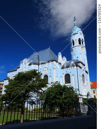 藍色教堂在布拉迪斯拉發,斯洛伐克,中歐,聖阿爾胡維塔教堂 藍色教堂在布拉迪斯拉發,斯洛伐克,中歐,聖阿爾胡維塔教堂 116785924