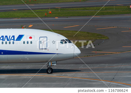 Airplane airport runway 116786624