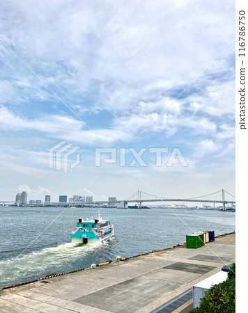 高速噴射船從竹芝客船碼頭出發前往伊豆大島 高速噴射船從竹芝客船碼頭出發前往伊豆大島 116786750