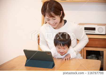 嬰兒遠程學習父母和兒童平板電腦 116787799