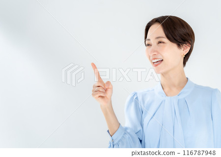 Middle woman business pointing finger Middle woman business pointing finger 116787948