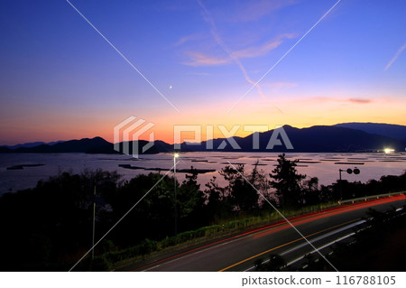The Seto Inland Sea and Sazanami Kaido at dusk 116788105