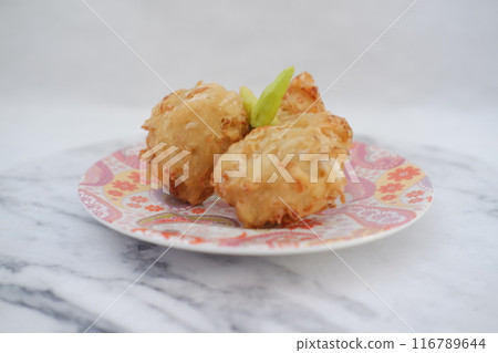 Bakwan sayur or bala-bala or ote-ote is vegetebles fritter from Indonesia Bakwan sayur or bala-bala or ote-ote is vegetebles fritter from Indonesia 116789644