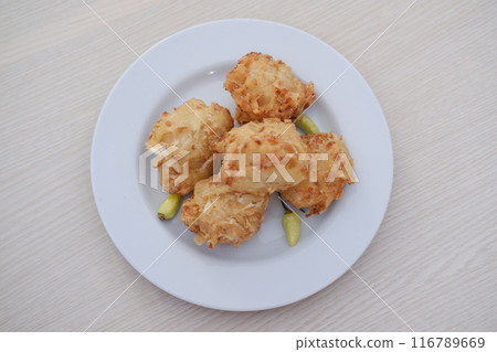 Bakwan sayur or bala-bala or ote-ote is vegetebles fritter from Indonesia Bakwan sayur or bala-bala or ote-ote is vegetebles fritter from Indonesia 116789669