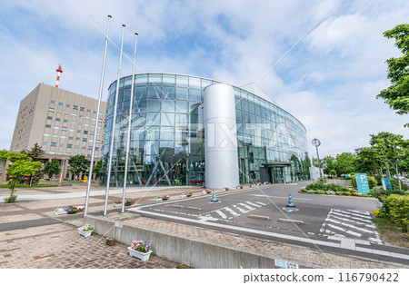 Kushiro City, Hokkaido: Kushiro City Children's Learning Center on a sunny day 116790422